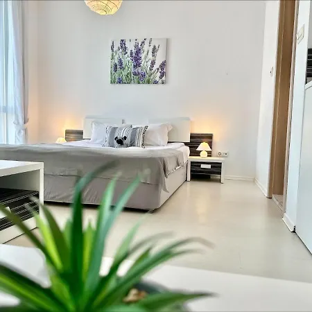 Menada Rainbow Apartmán *