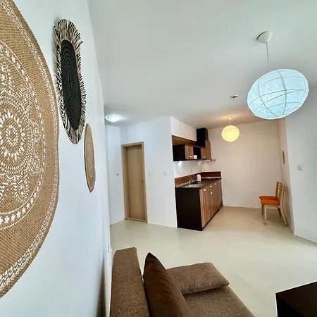 Menada Rainbow Apartmán Sluneční pobřeží