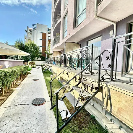 Menada Rainbow Apartmán *