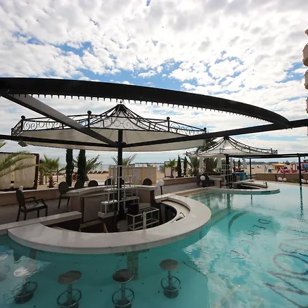 Menada Rainbow Apartment *