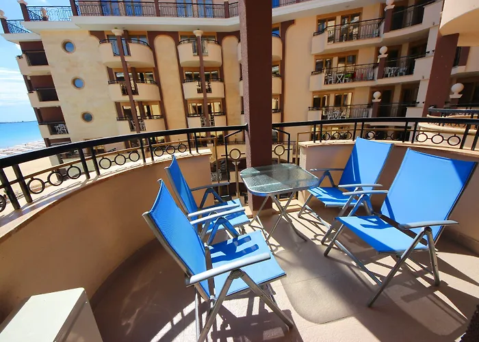 Menada Rainbow アパート