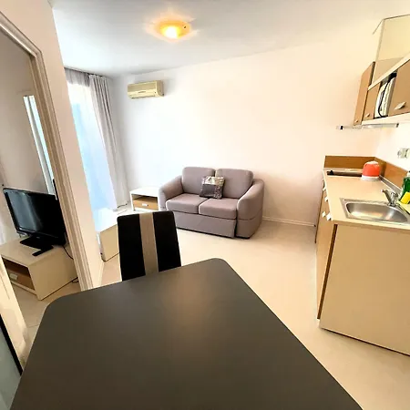 Апартамент Menada Rainbow