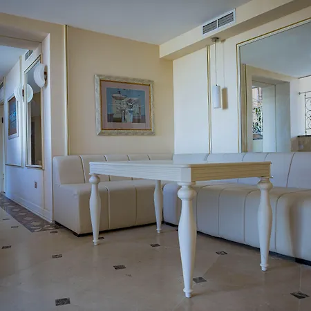 Menada Rainbow דירה